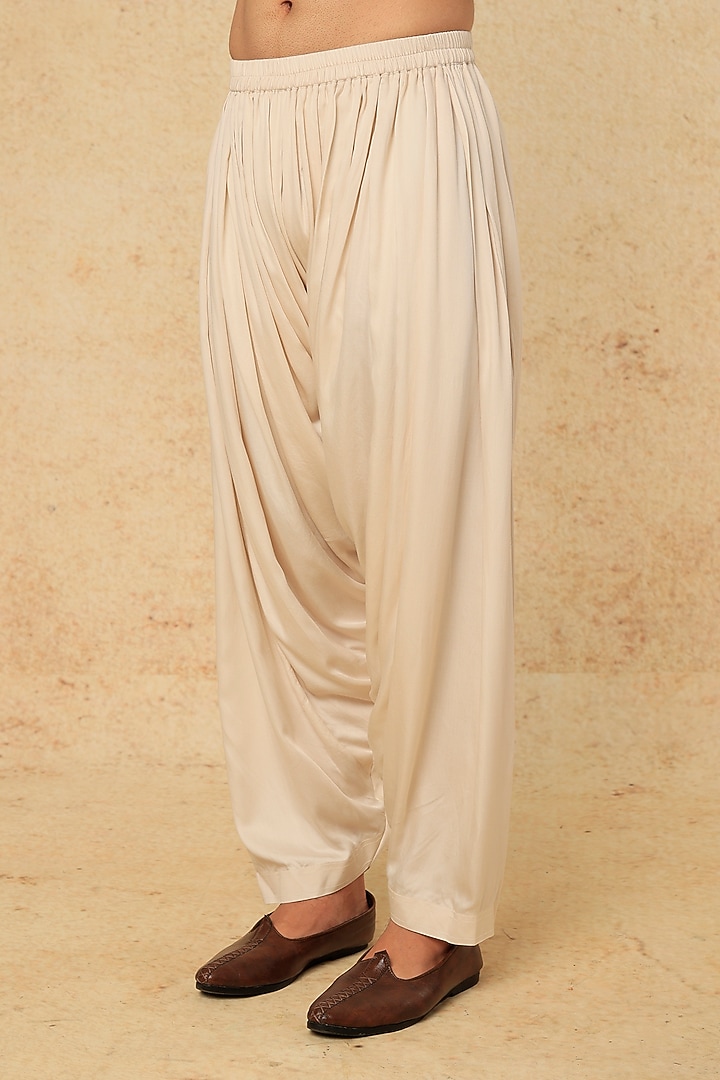 Ivory Raw Silk Mirror Embroidered Kurta Set by SALIL BHATIA at Pernia's Pop Up Shop