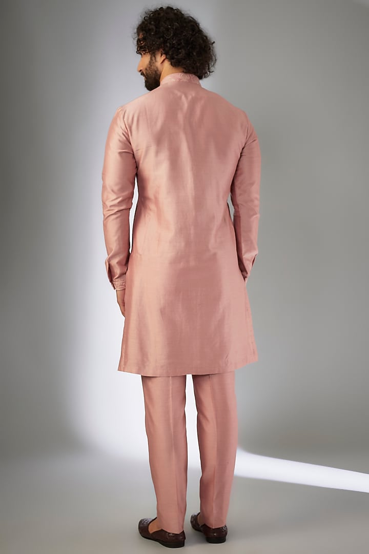 Shell Pink Chanderi Embellished Kurta Set by SALIL BHATIA at Pernia's Pop Up Shop