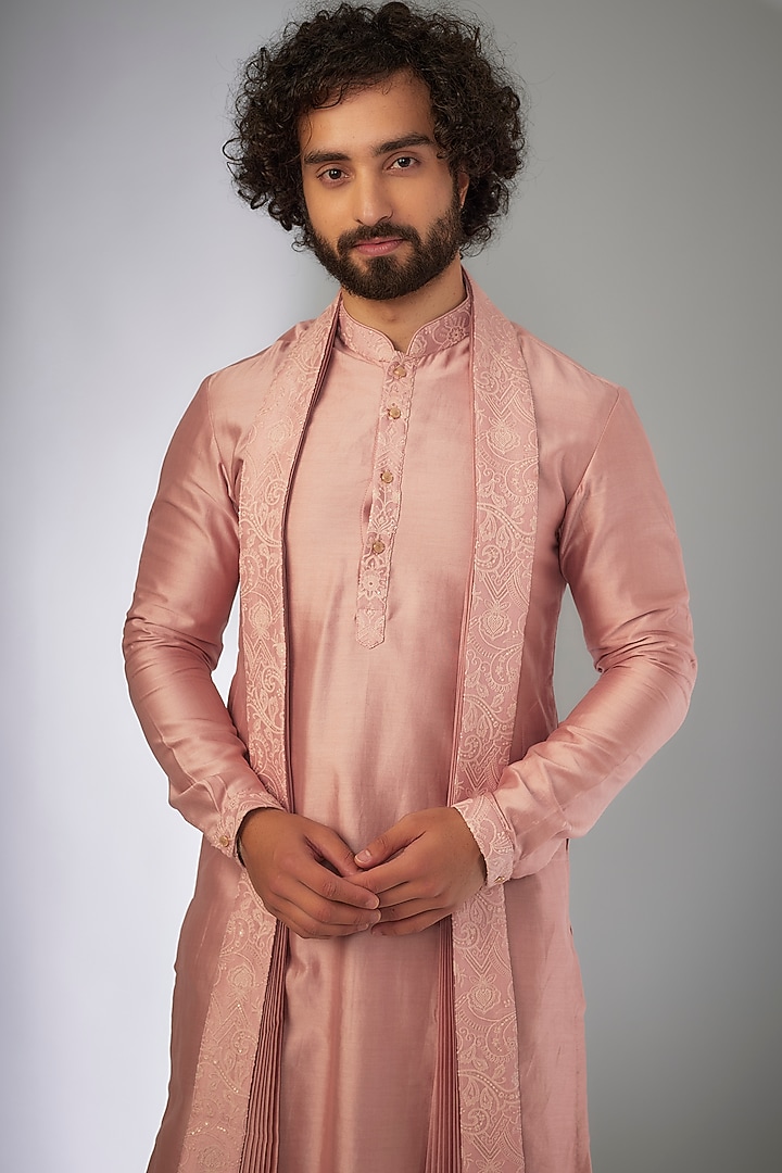 Shell Pink Chanderi Embellished Kurta Set by SALIL BHATIA at Pernia's Pop Up Shop