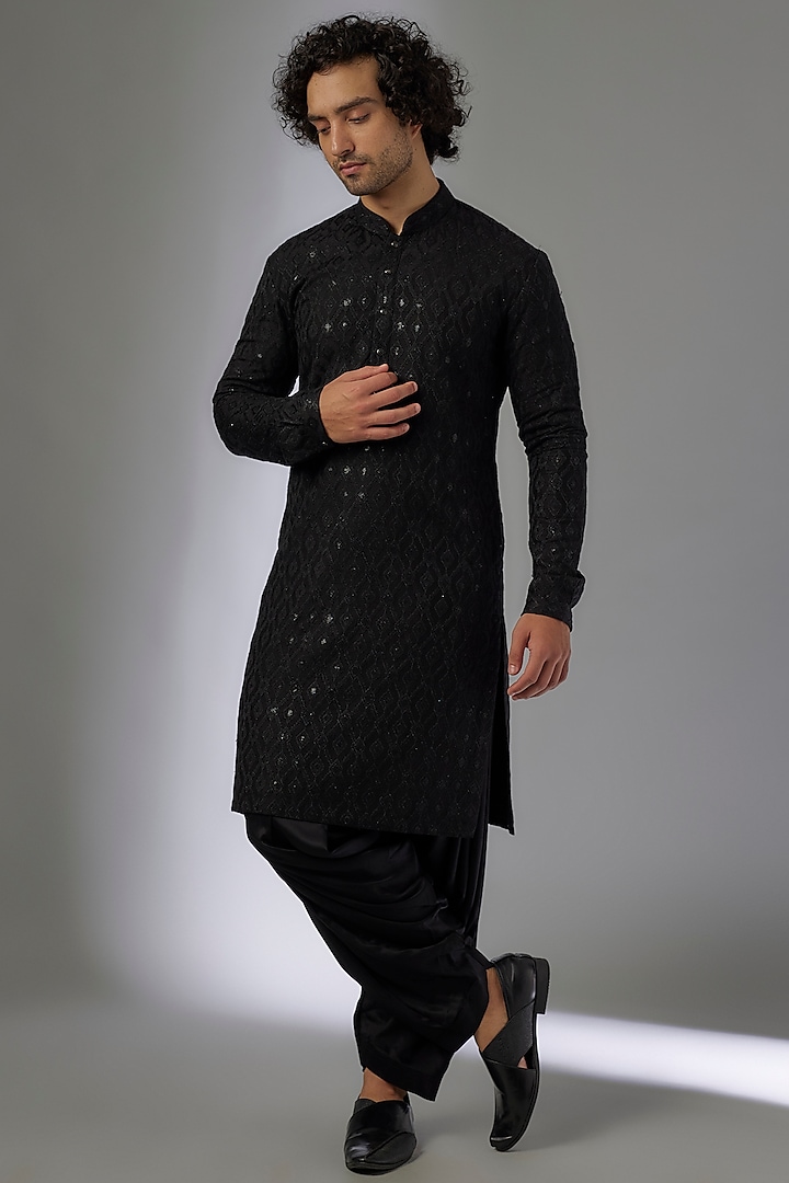 Black Dola Silk Thread & Zari Embellished Kurta Set by SALIL BHATIA at Pernia's Pop Up Shop