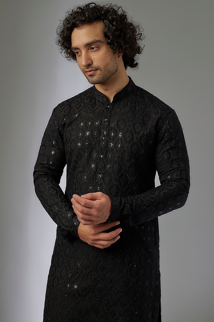 Black Dola Silk Thread & Zari Embellished Kurta Set by SALIL BHATIA at Pernia's Pop Up Shop
