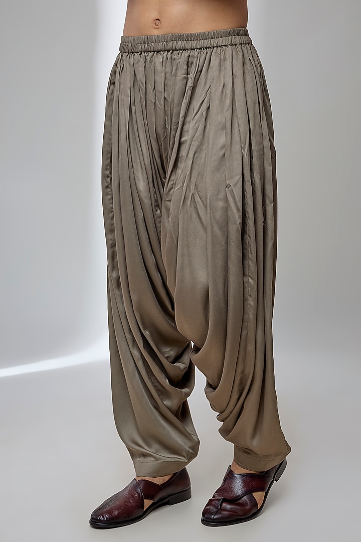 Mint Green-Olive Green Ombre Georgette Embellished Kurta Set by SALIL BHATIA at Pernia's Pop Up Shop