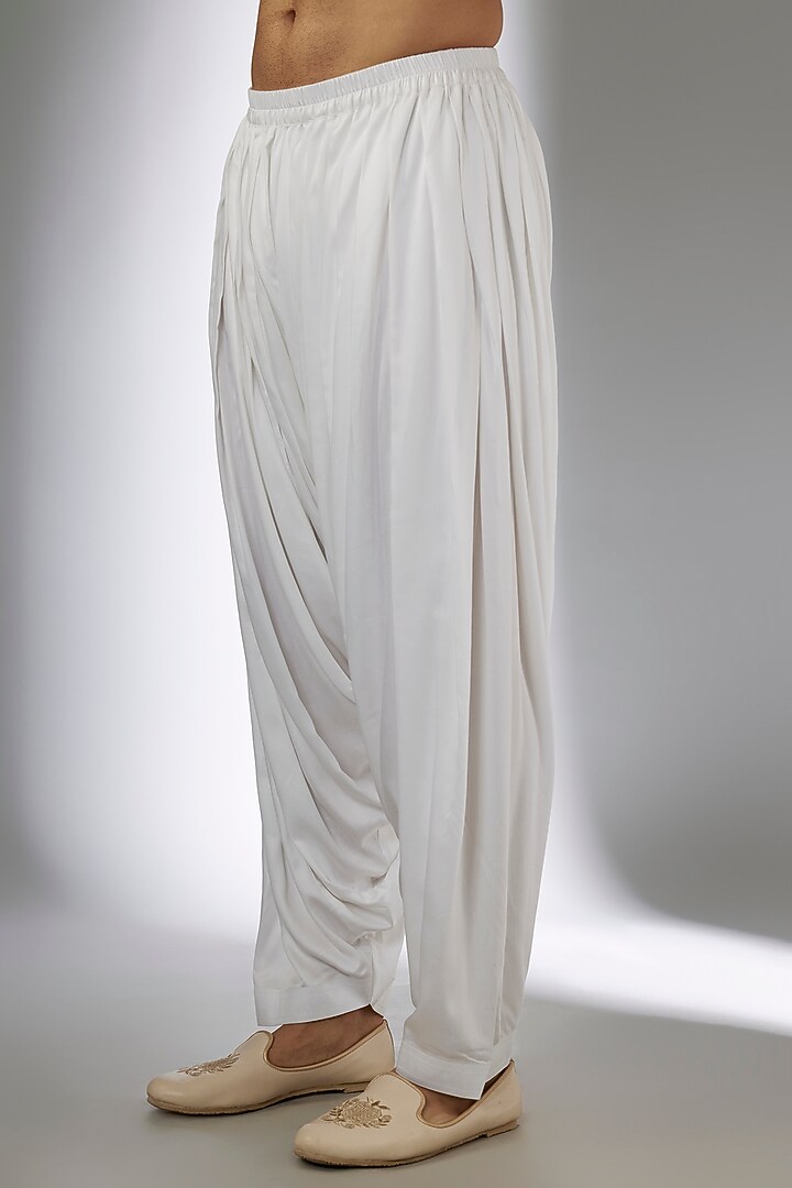 Yellow & Ivory Ombre Georgette Thread Work Kurta Set by SALIL BHATIA at Pernia's Pop Up Shop
