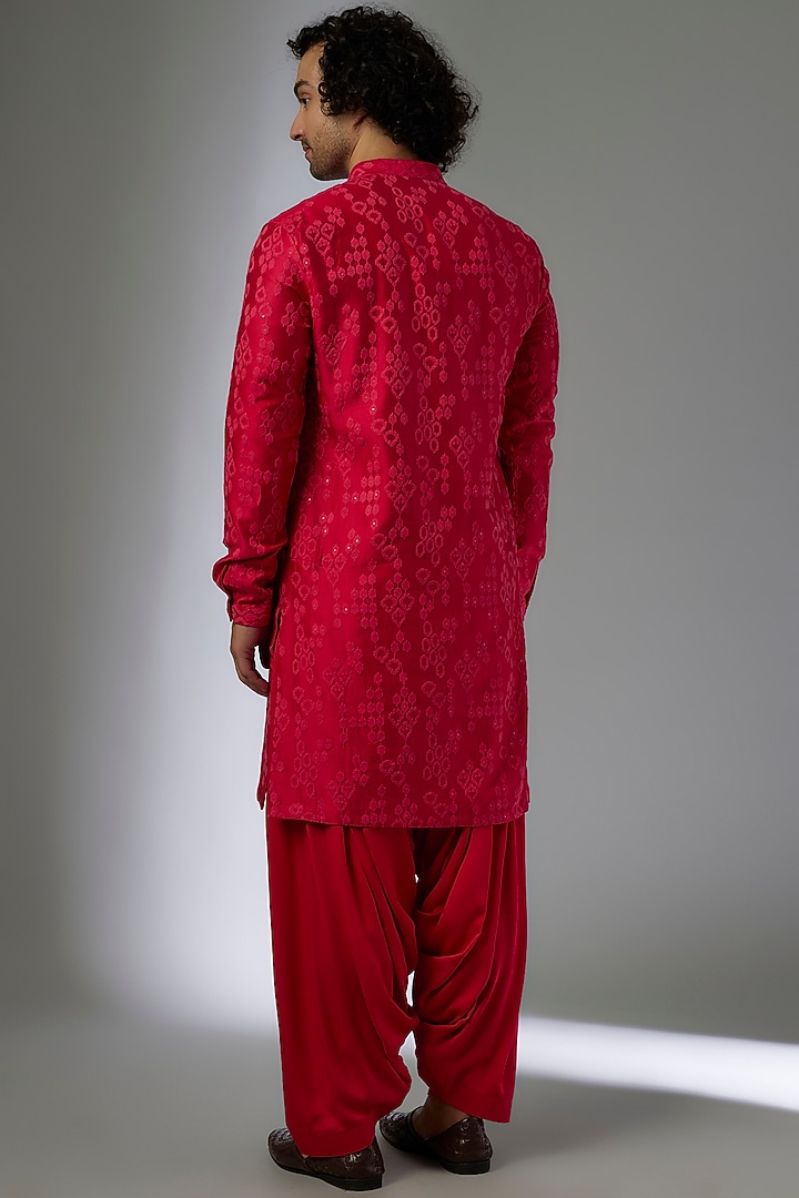 Raspberry Chanderi Silk Thread & Sequins Embellished Kurta Set by SALIL BHATIA at Pernia's Pop Up Shop