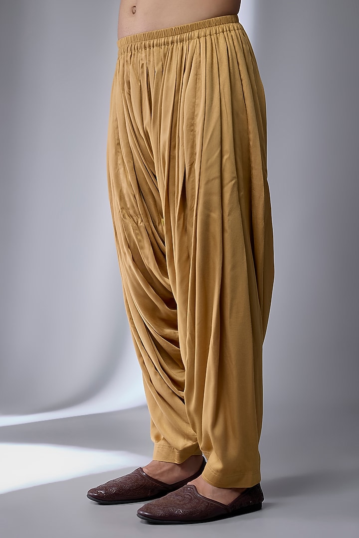 Champagne & God Ombre Dola Silk Embellished Kurta Set by SALIL BHATIA at Pernia's Pop Up Shop