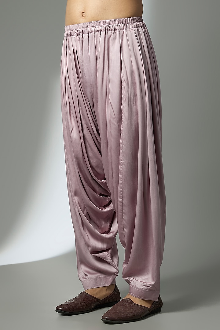 Lavender Dola Silk Zari Embellished Kurta Set by SALIL BHATIA at Pernia's Pop Up Shop