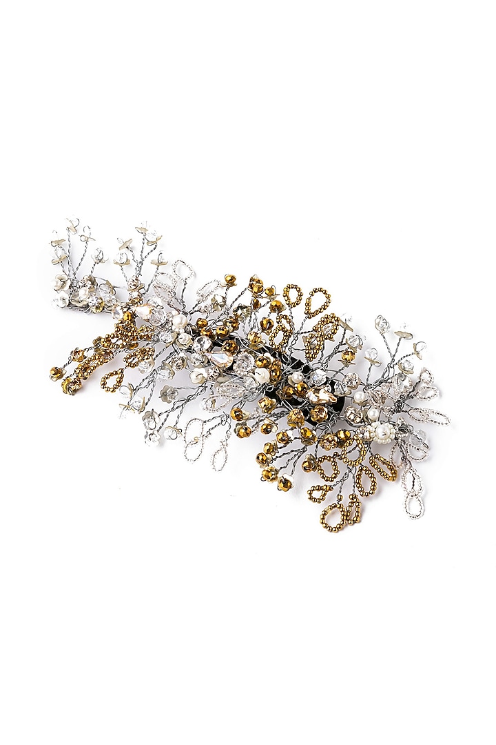 Gold & Silver Embellished Hair Clip Design by Studio Accessories at Pernia's Pop Up Shop 2023 Gold & Silver Embellished Hair Clip Design by Studio Accessories at Pernia's Pop Up Shop 2023