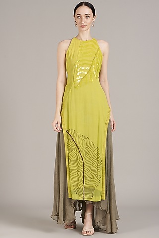 Yellow Hand Embroidered Kurta Set by Sadhvi Dang