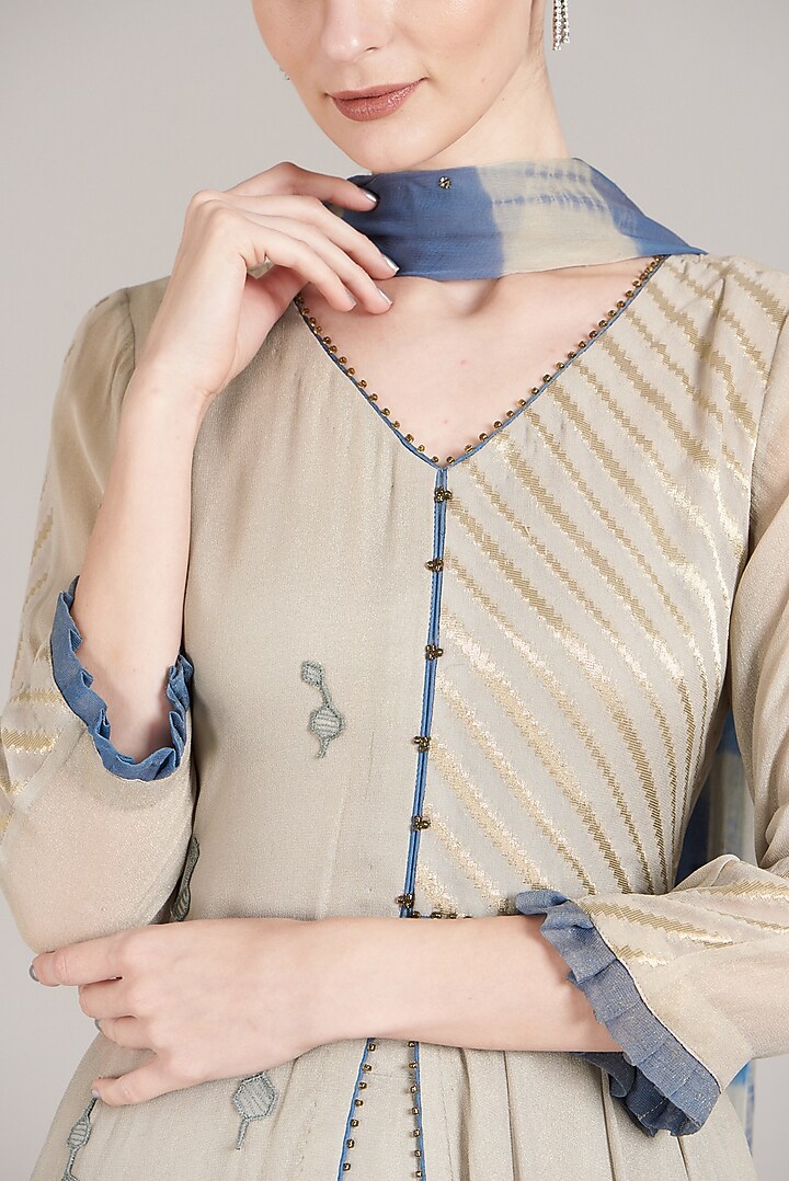 Grey & Blue Embroidered Kurta Set by Sadhvi Dang at Pernia's Pop Up Shop