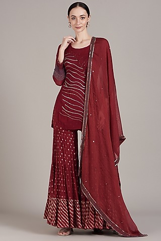 Red Georgette Embroidered Kurta Set by Sadhvi Dang