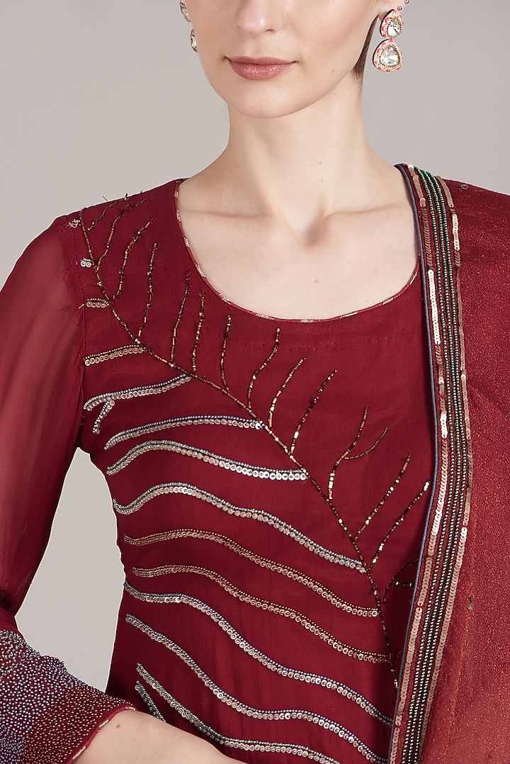 Red Georgette Embroidered Kurta Set by Sadhvi Dang at Pernia's Pop Up Shop