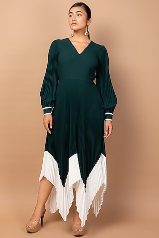 Emerald Green Viscose Crepe Midi Dress by Sadhvi Suri
