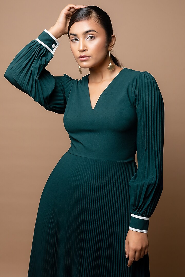 Emerald Green Viscose Crepe Midi Summer Dress by Sadhvi Suri at Pernia's Pop Up Shop