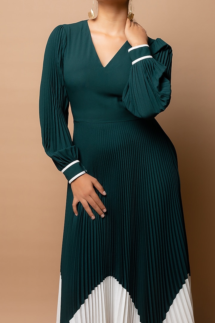 Emerald Green Viscose Crepe Midi Summer Dress by Sadhvi Suri at Pernia's Pop Up Shop