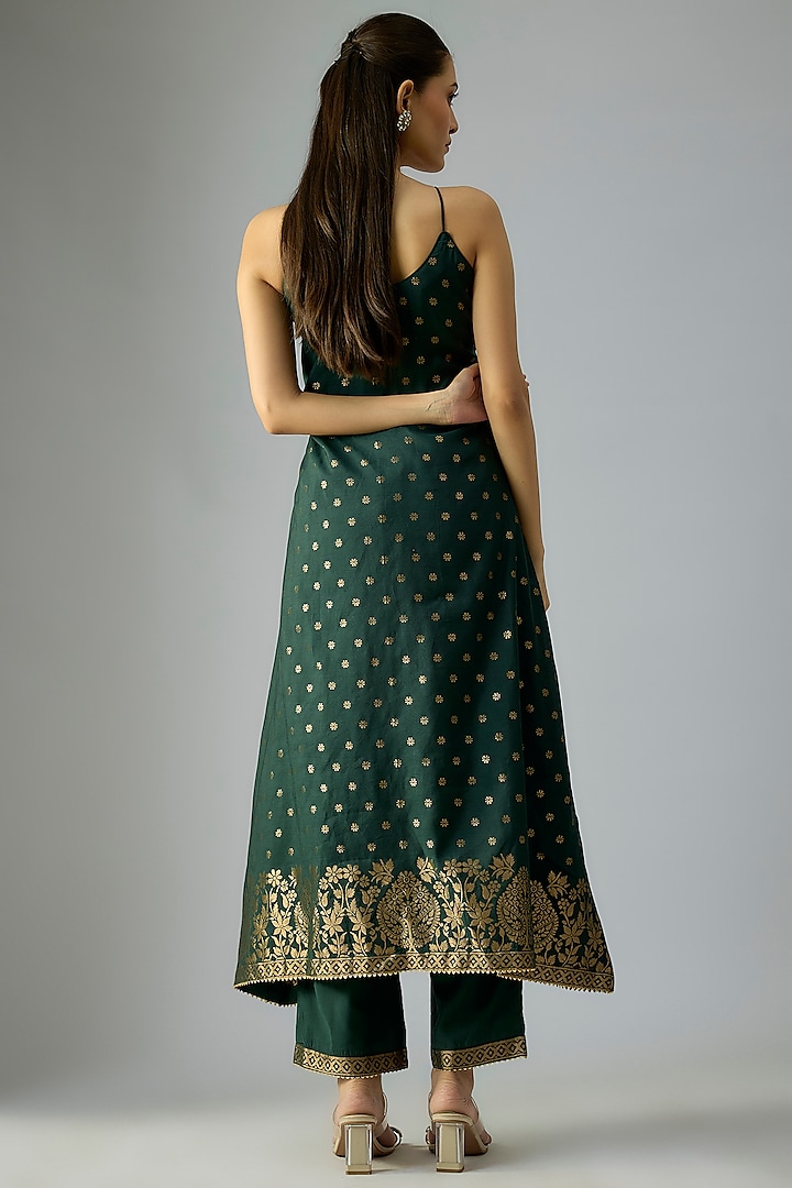Green Moonga Silk Embroidered Kurta Set by Safaa at Pernia's Pop Up Shop