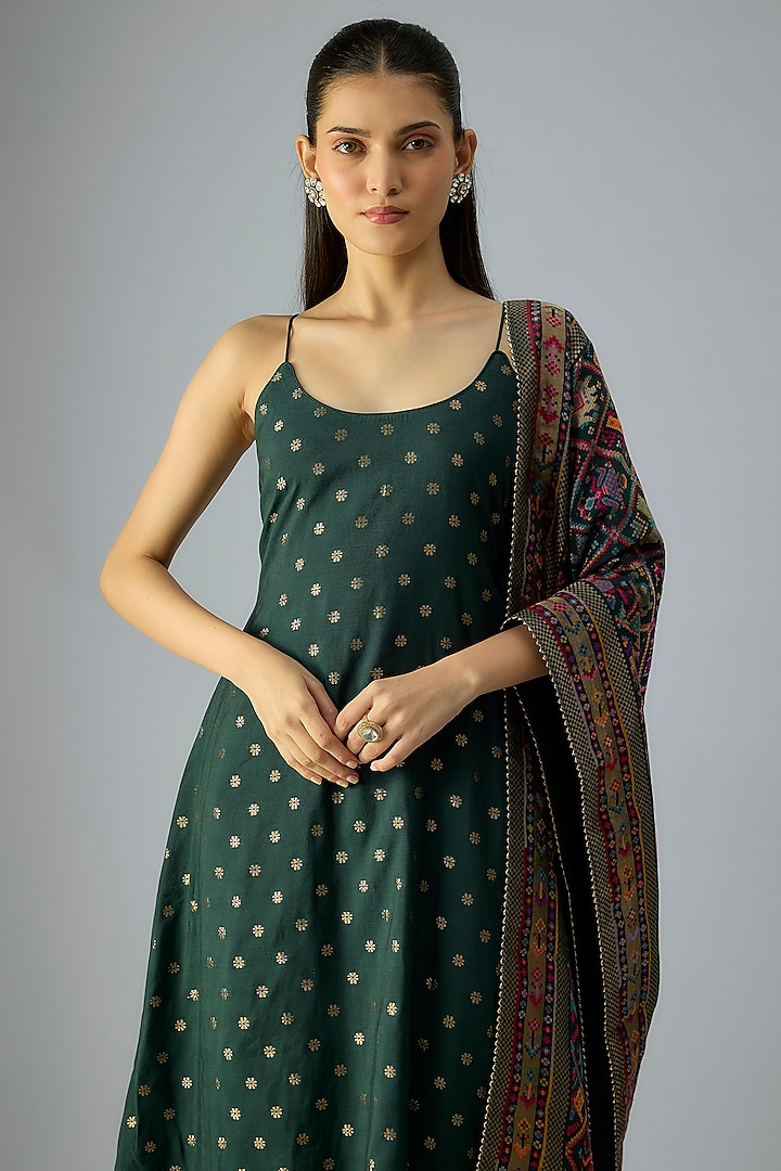 Green Moonga Silk Embroidered Kurta Set by Safaa at Pernia's Pop Up Shop