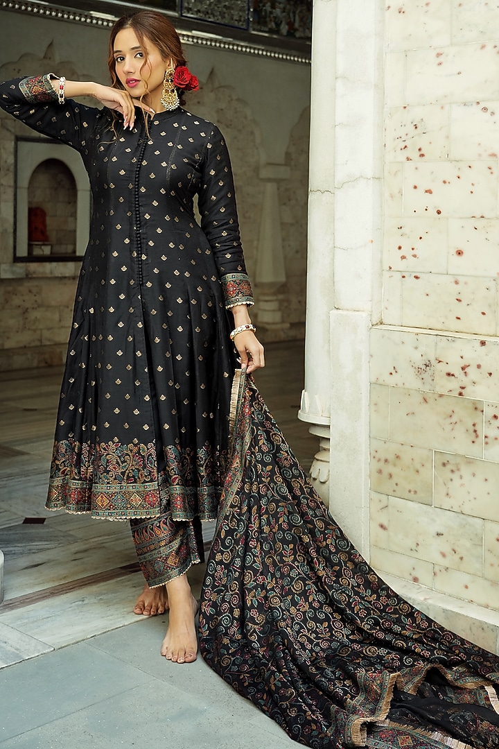 Black Self Woven Vegan Silk Kanthakari Wedding Anarkali Set by Safaa at Pernia's Pop Up Shop