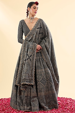 Black Vegan Silk Chikankari Woven Lehenga Set by Safaa