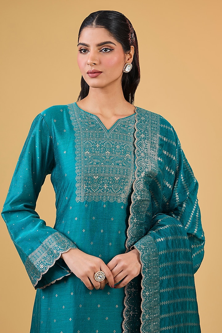 Green Vegan Silk Woven Zari Silk Kurta Set by Safaa at Pernia's Pop Up Shop