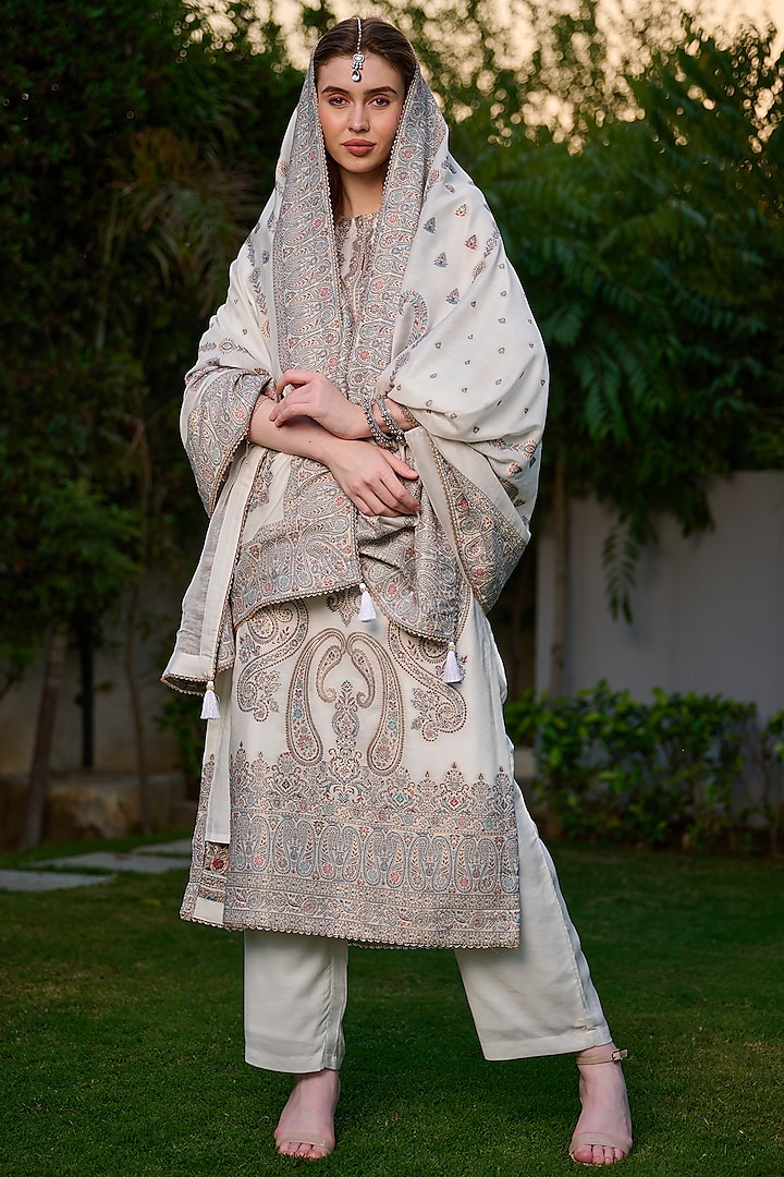 White Vegan Silk Kurta Set by Safaa