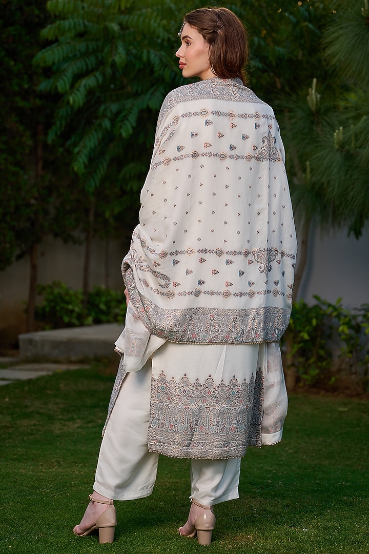 White Vegan Silk Kurta Set by Safaa at Pernia's Pop Up Shop