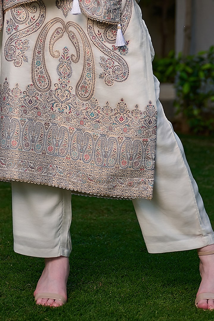 White Vegan Silk Kurta Set by Safaa at Pernia's Pop Up Shop