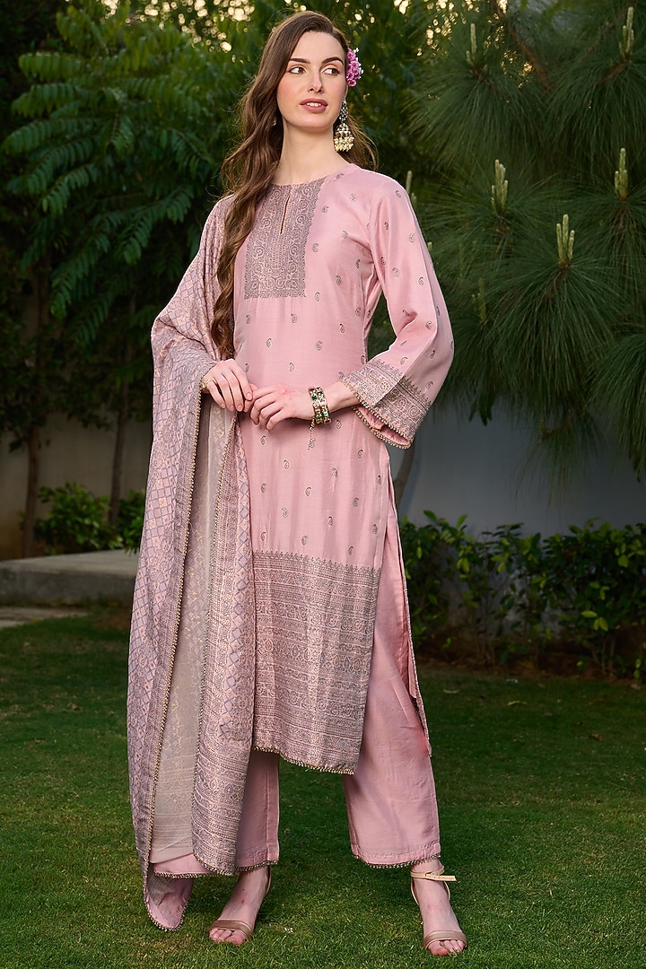 Pink Vegan Silk Kurta Set by Safaa at Pernia's Pop Up Shop