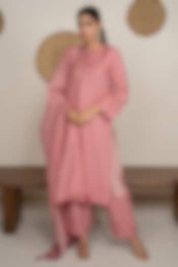 Pink Vegan Silk Chikankari Kurta Set by Safaa at Pernia's Pop Up Shop