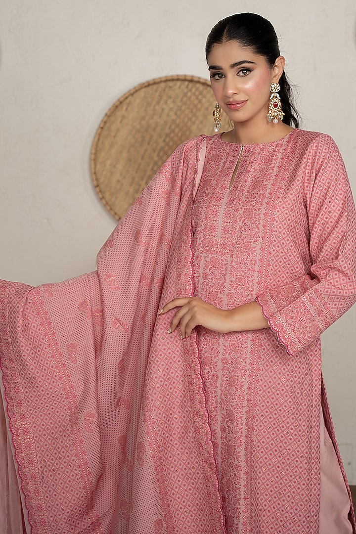 Pink Vegan Silk Chikankari Kurta Set by Safaa at Pernia's Pop Up Shop
