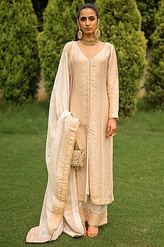 White Vegan Silk Embroidered Kurta Set by Safaa