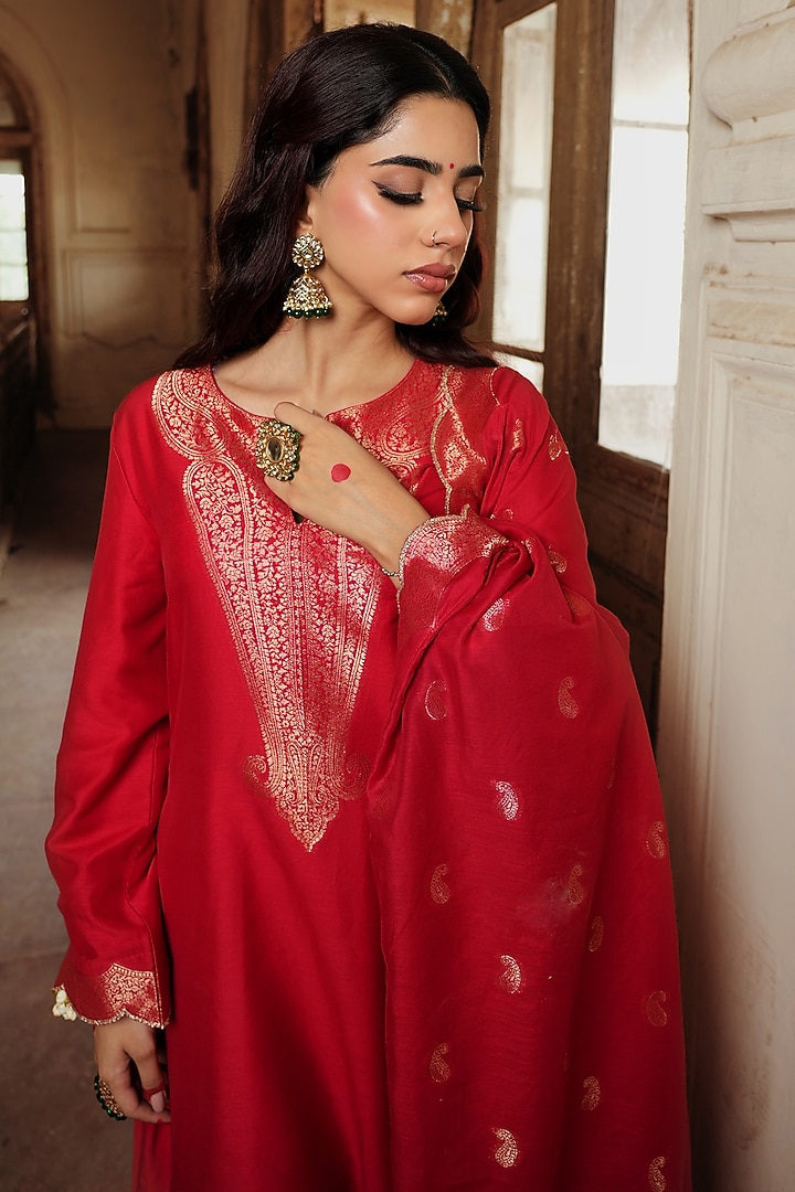 Red Vegan Silk Self Woven A-Line Kurta Set by Safaa at Pernia's Pop Up Shop