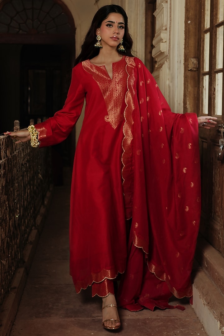 Red Vegan Silk Self Woven A-Line Kurta Set by Safaa at Pernia's Pop Up Shop