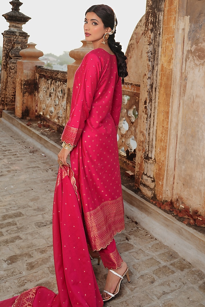 Magenta Monotone Vegan Silk Kurta Set by Safaa at Pernia's Pop Up Shop