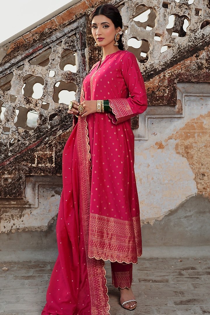 Magenta Monotone Vegan Silk Kurta Set by Safaa at Pernia's Pop Up Shop