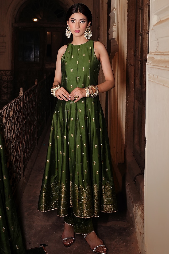 Forest Green Vegan Silk Anarkali Set by Safaa at Pernia's Pop Up Shop 2026 Forest Green Vegan Silk Anarkali Set by Safaa at Pernia's Pop Up Shop 2026