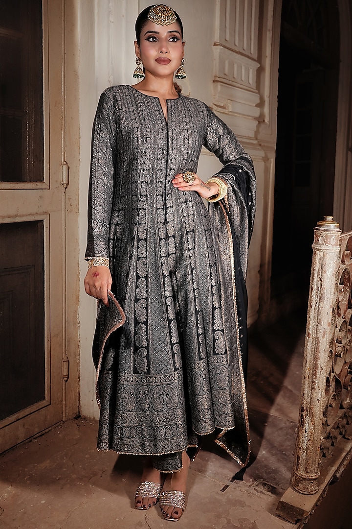 Black Vegan Silk Self-Woven Chikankari Wedding Anarkali Set by Safaa at Pernia's Pop Up Shop