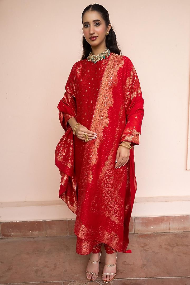 Red Vegan Silk Zari Gota Kurta Set by Safaa at Pernia's Pop Up Shop