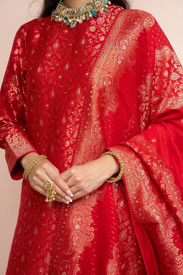 Red Vegan Silk Zari Gota Kurta Set by Safaa at Pernia's Pop Up Shop