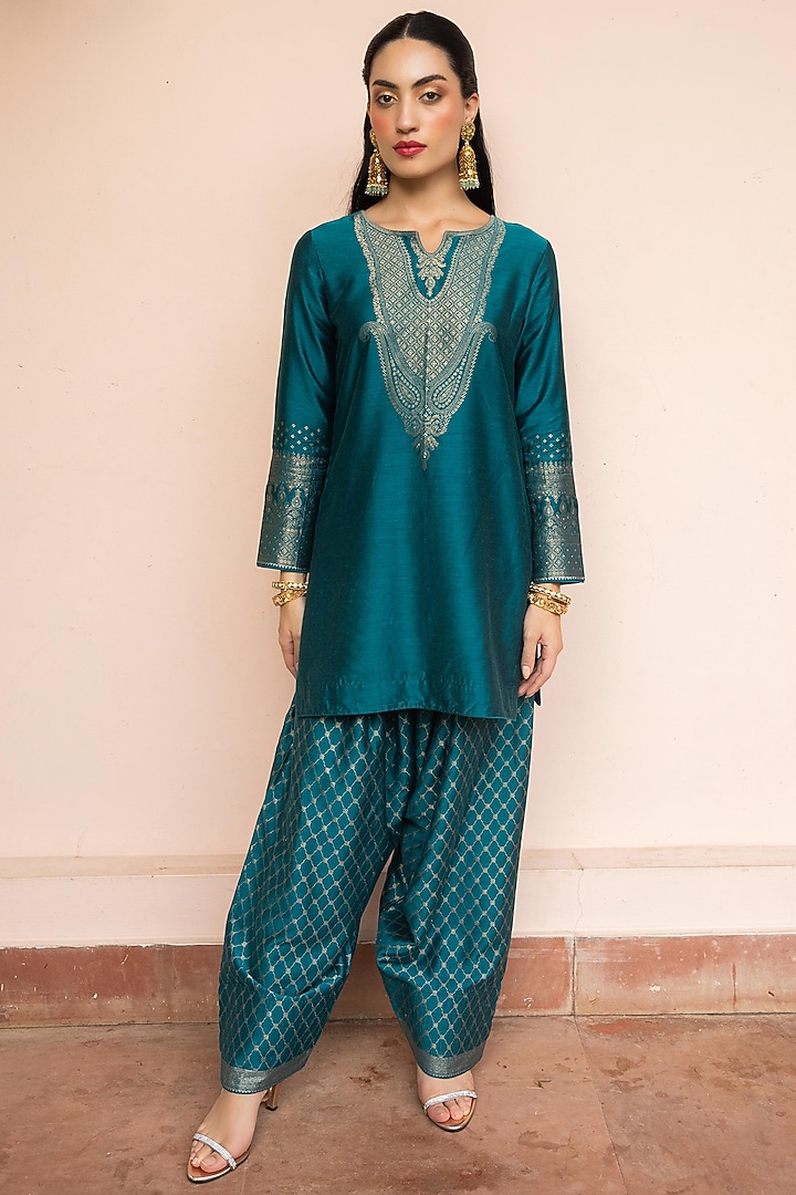 Teal Vegan Silk Kurta Set by Safaa at Pernia's Pop Up Shop
