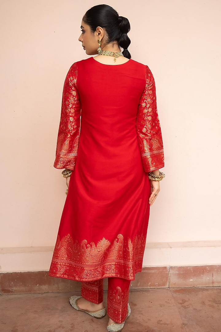 Red Vegan Silk Zari Gota Kurta Set by Safaa at Pernia's Pop Up Shop