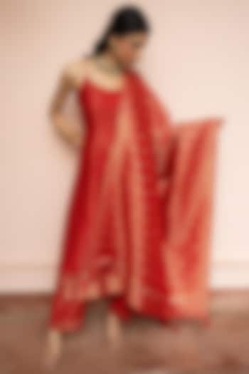 Red Vegan Silk Motif A-Line Kurta Set by Safaa at Pernia's Pop Up Shop