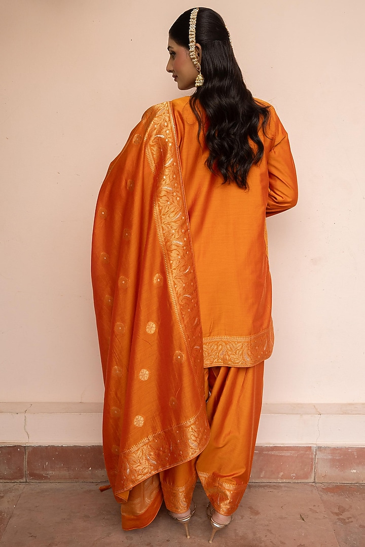 Mustard Vegan Silk Kurta Set by Safaa at Pernia's Pop Up Shop