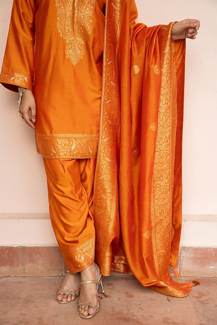 Mustard Vegan Silk Kurta Set by Safaa at Pernia's Pop Up Shop