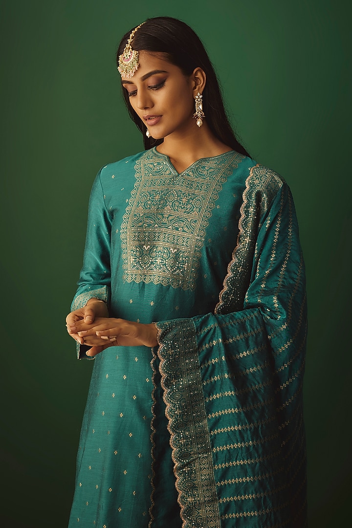 Green Vegan Silk Woven Zari Work Kurta Set by Safaa at Pernia's Pop Up Shop