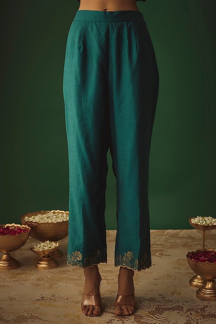Green Vegan Silk Woven Zari Work Kaftan Set by Safaa at Pernia's Pop Up Shop