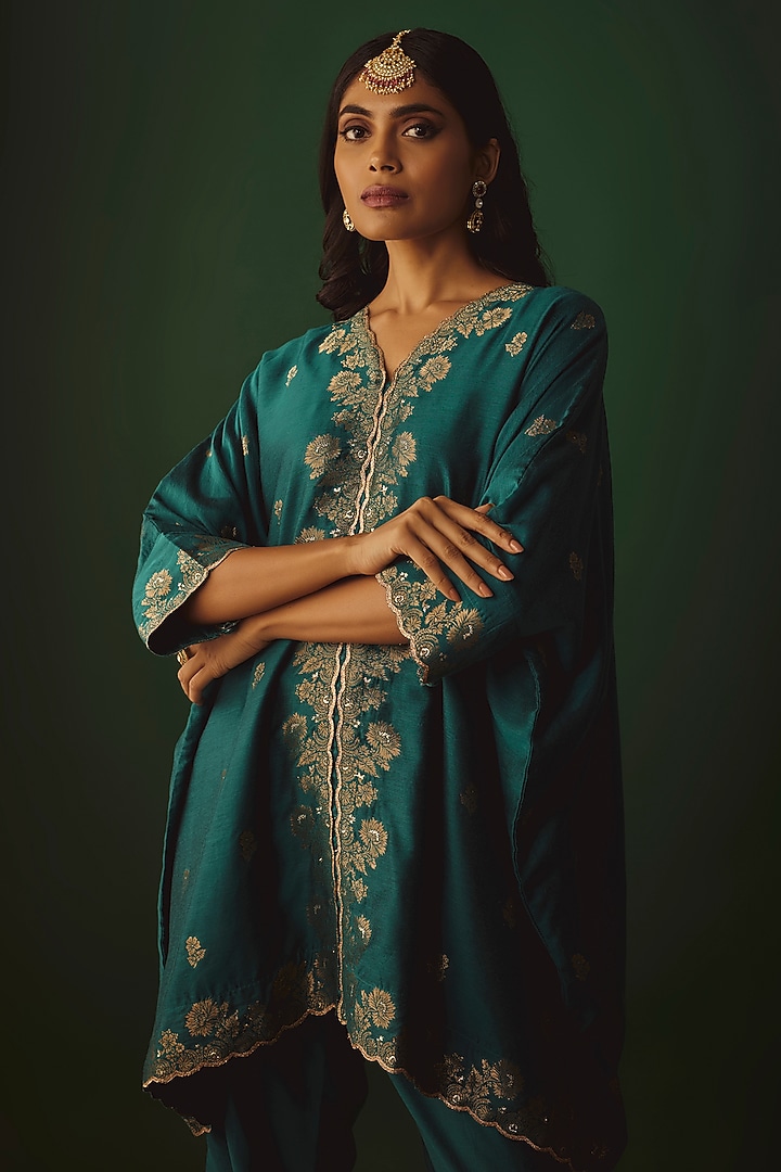 Green Vegan Silk Woven Zari Work Kaftan Set by Safaa at Pernia's Pop Up Shop