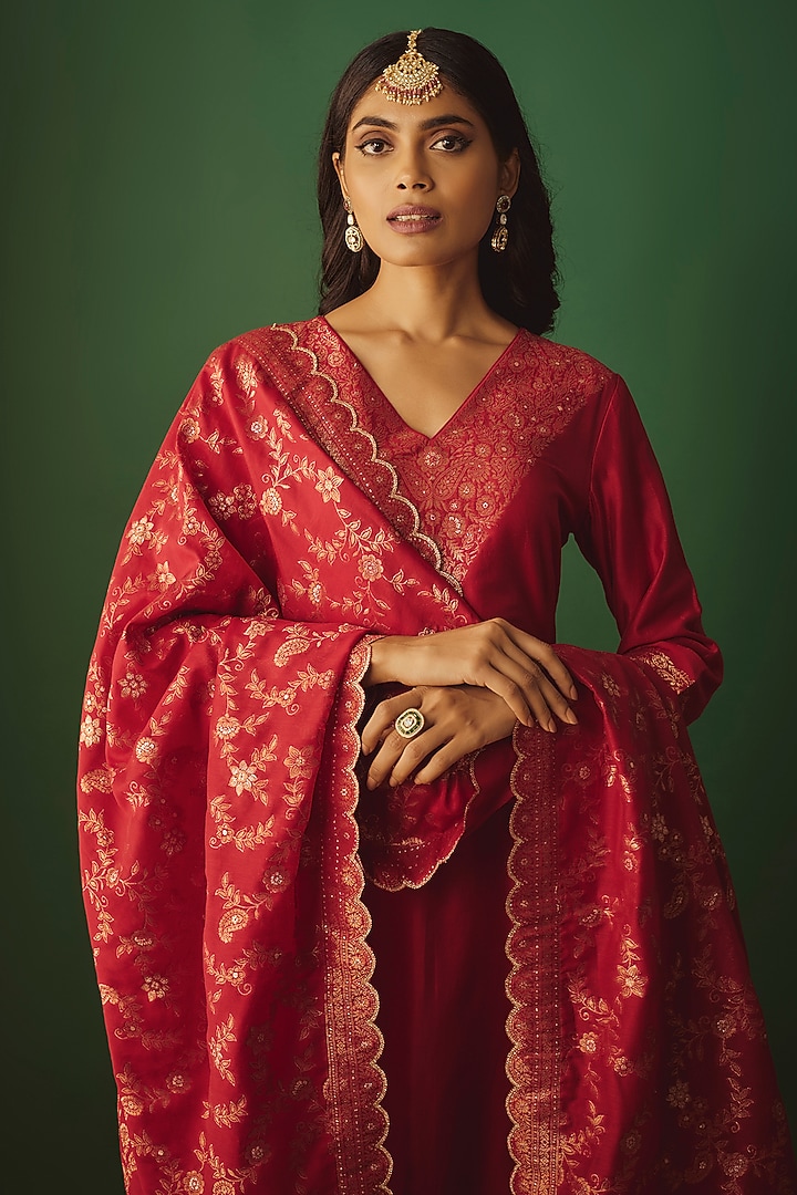 Red Vegan Silk Woven Zari Work Kurta Set by Safaa at Pernia's Pop Up Shop