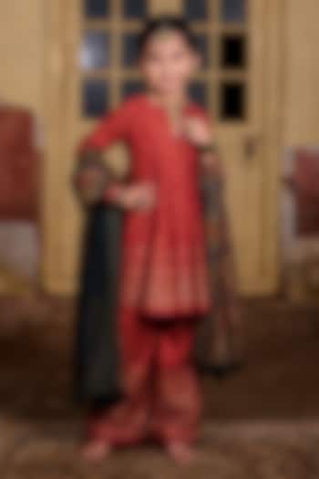 Red Moonga Silk Zari Embroidered Kurta Set For Girls by Safaa Kids at Pernia's Pop Up Shop