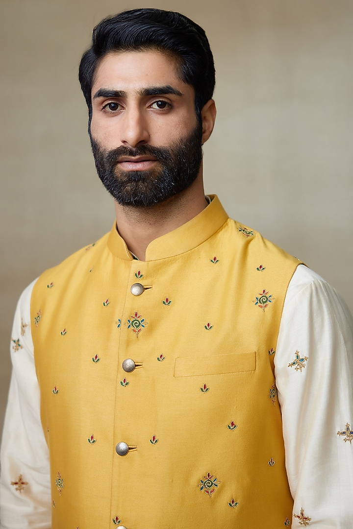 Yellow Silk Chanderi Printed & Embroidered Bundi Jacket by SHASHA GABA MEN at Pernia's Pop Up Shop