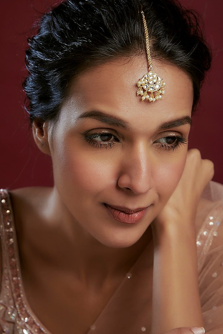 Gold Finish Kundan Polki Maangtikka by Saga Jewels at Pernia's Pop Up Shop